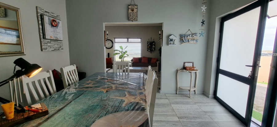 2 Bedroom Property for Sale in Hoogland Western Cape